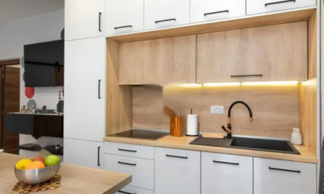 Недвижимость Двухкомнатная квартира в центре: 2