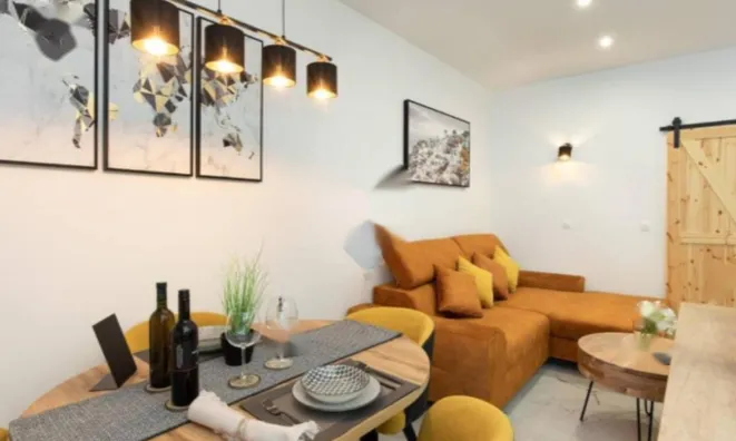 Недвижимость Двухкомнатная квартира в центре: 5