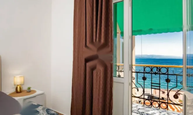 Недвижимость Двухкомнатная квартира в центре: 8