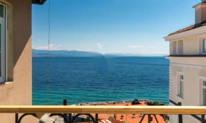 Недвижимость Двухкомнатная квартира в центре: 9