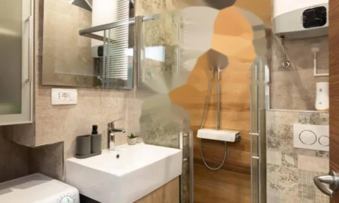 Недвижимость Двухкомнатная квартира в центре: 10