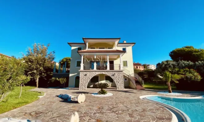 Недвижимость Семейный дом Побри, Опатия: 2