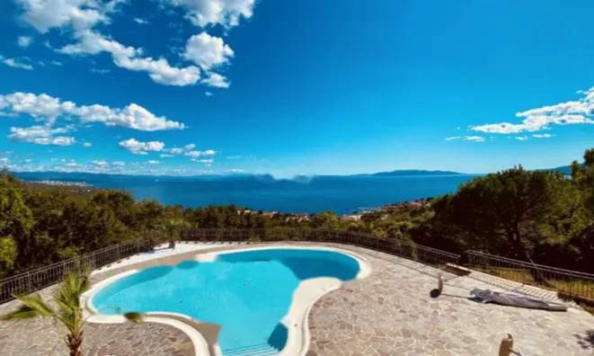 Недвижимость Семейный дом Побри, Опатия: 43