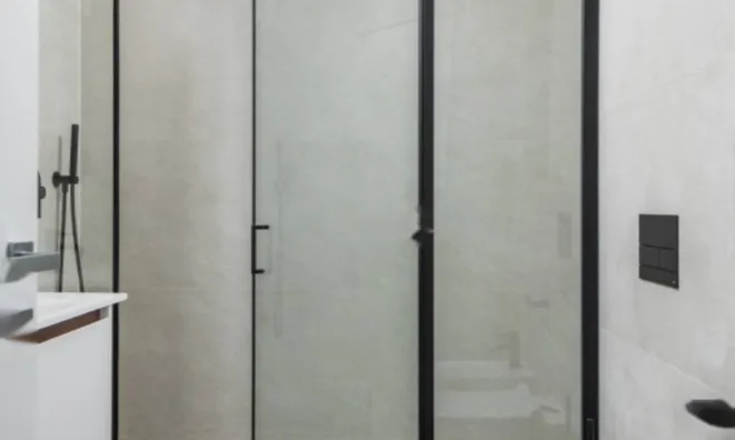 Недвижимость Трехкомнатная квартира в Центре: 25