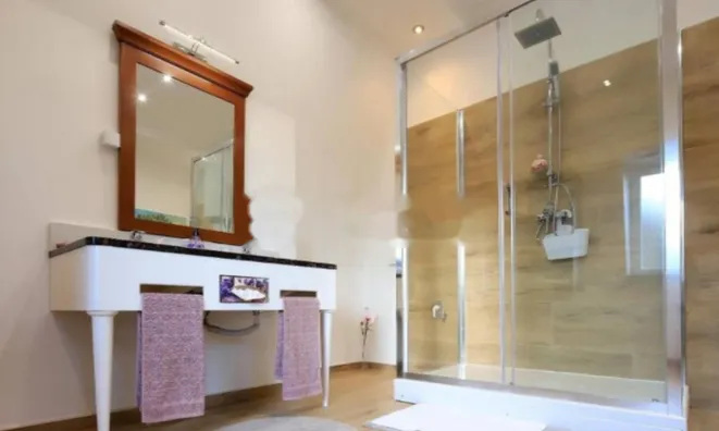 Недвижимость Четырехкомнатная квартира, Центр, Опатия: 6