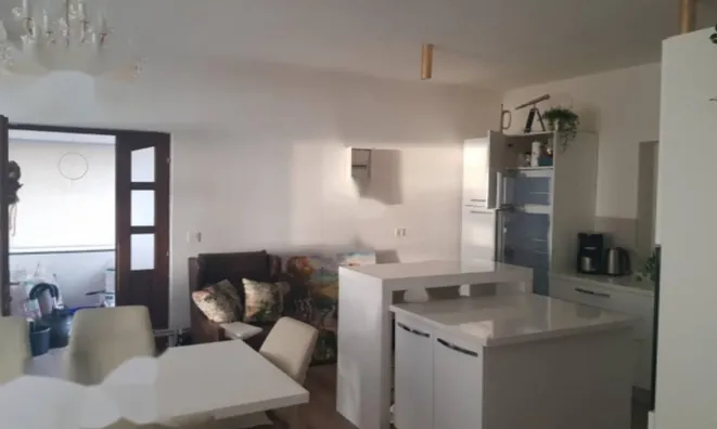 Недвижимость Трехкомнатная квартира Вепринац: 4