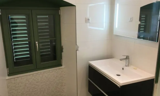 Недвижимость Трехкомнатная квартира Центр: 11