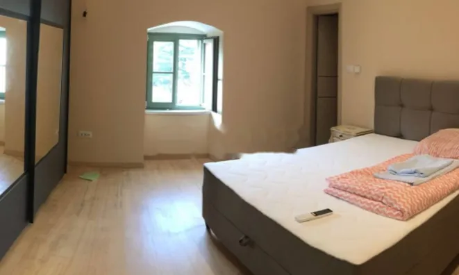 Недвижимость Трехкомнатная квартира Центр: 13