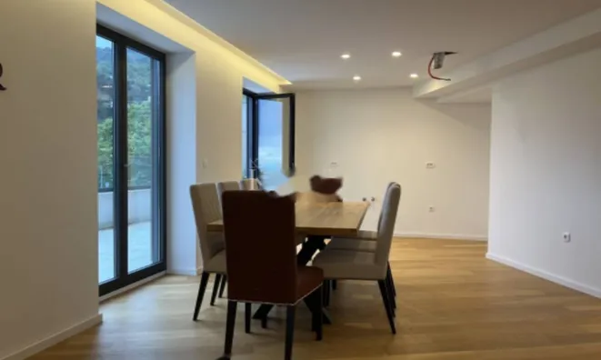 Недвижимость Четырехкомнатная квартира Центр: 5