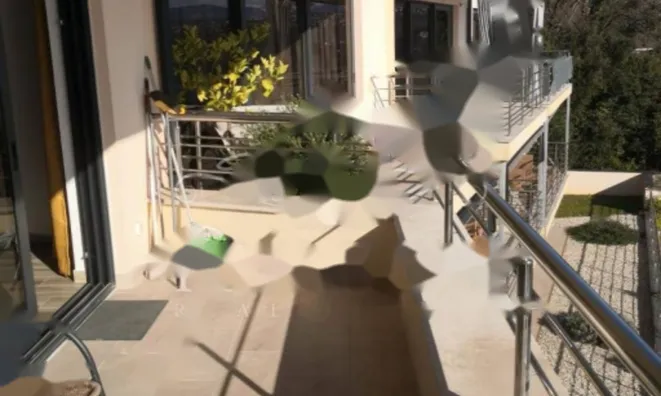 Недвижимость Двухкомнатная квартира в центре: 10