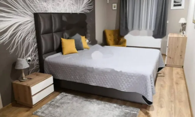 Недвижимость Двухкомнатная квартира в центре: 21