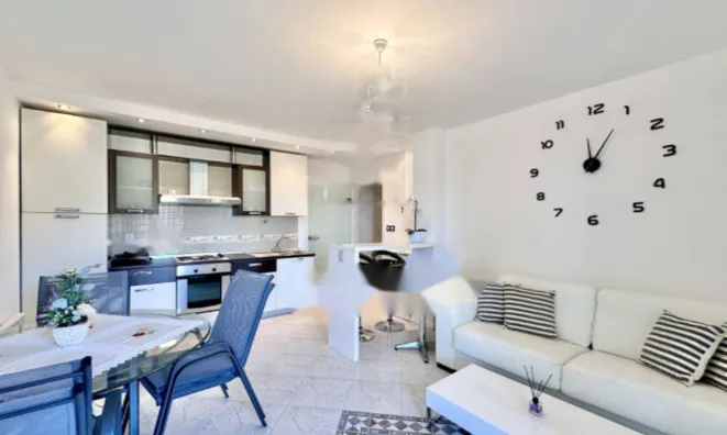 Недвижимость Четырехкомнатная квартира Ика: 4