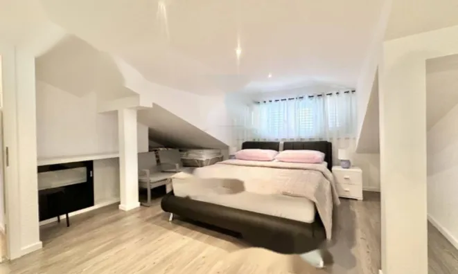 Недвижимость Четырехкомнатная квартира Ика: 11