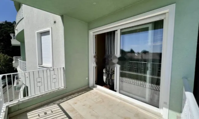 Недвижимость Четырехкомнатная квартира, Опатия: 18