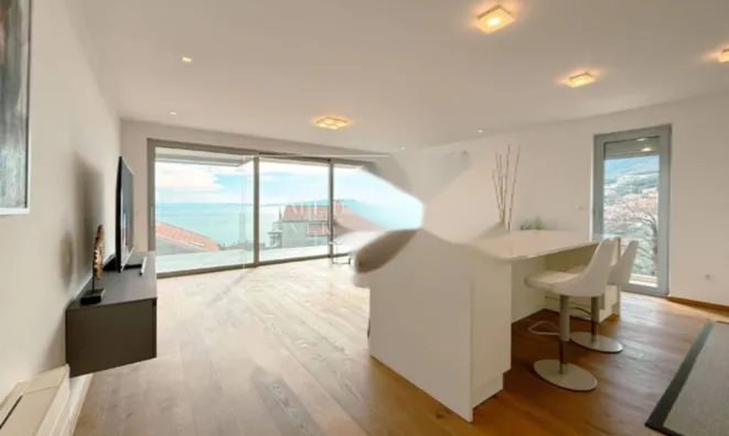 Недвижимость Трехкомнатная квартира Центр: 6