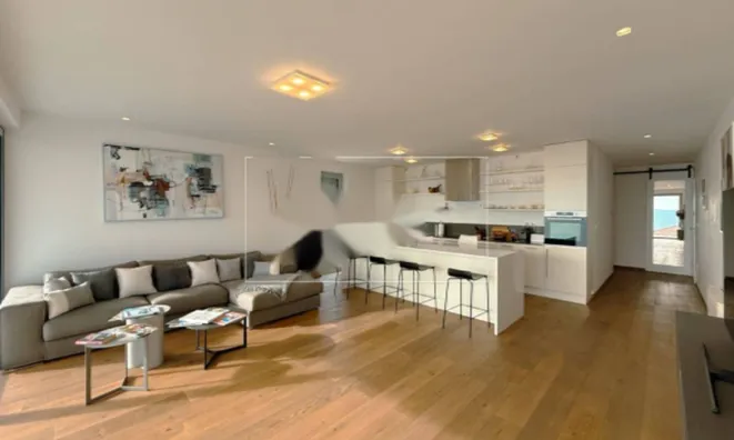 Недвижимость Трехкомнатная квартира Центр: 9