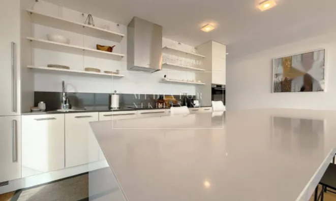 Недвижимость Трехкомнатная квартира Центр: 17