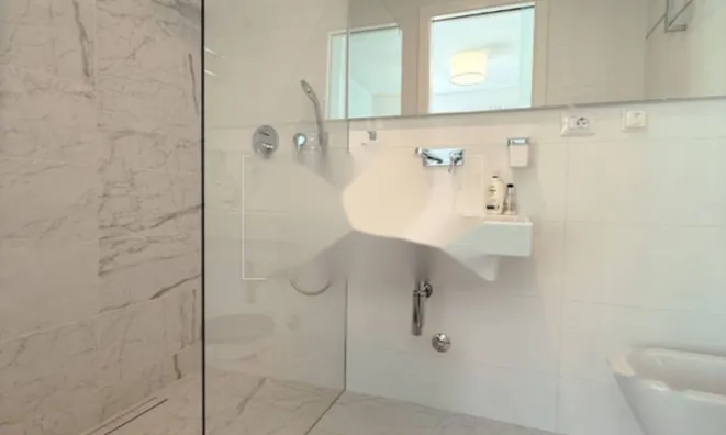 Недвижимость Трехкомнатная квартира Центр: 30