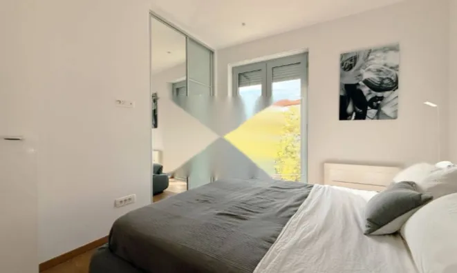 Недвижимость Трехкомнатная квартира Центр: 33