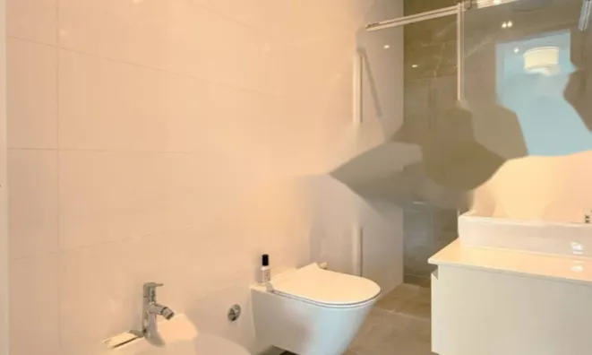 Недвижимость Трехкомнатная квартира Центр: 35