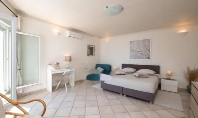 Недвижимость Четырехкомнатная квартира Центр: 18