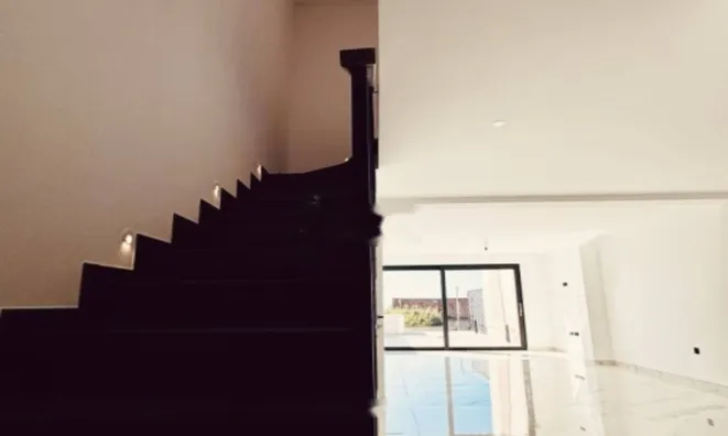 Недвижимость Четырехкомнатная квартира Побри: 15