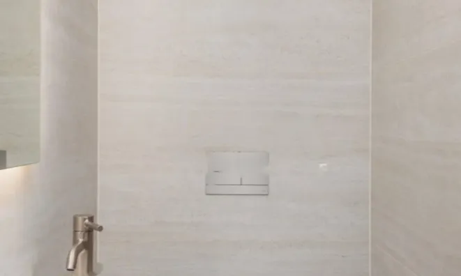 Недвижимость Двухкомнатная квартира Центр: 17