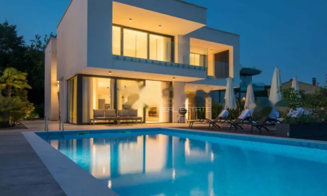 Недвижимость Многосемейный дом Вепринац: 24