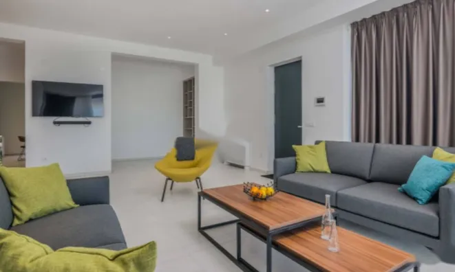 Недвижимость Многоквартирный дом Вепринац: 13