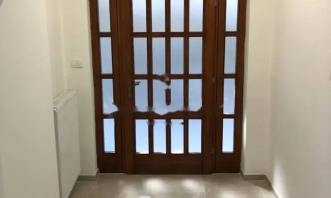 Недвижимость Трехкомнатная квартира Центр: 10