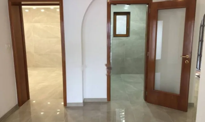 Недвижимость Трехкомнатная квартира Центр: 14