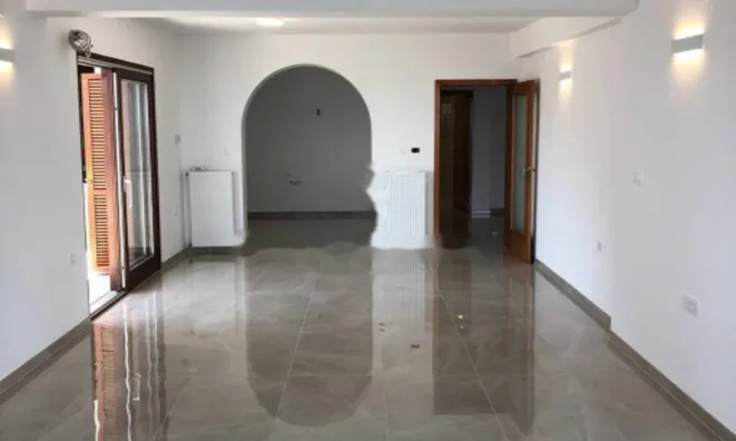 Недвижимость Трехкомнатная квартира Центр: 18