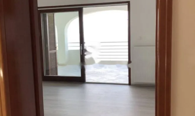 Недвижимость Трехкомнатная квартира Центр: 21