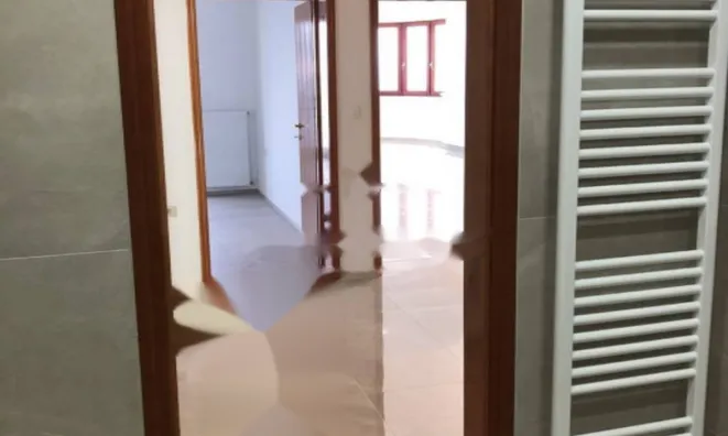 Недвижимость Трехкомнатная квартира Центр: 23