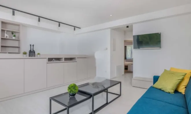 Недвижимость Многоквартирный дом Вепринац: 17