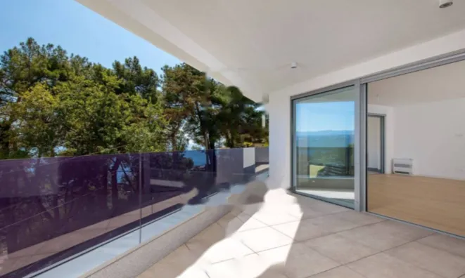 Недвижимость Трёхкомнатная квартира в центре: 2