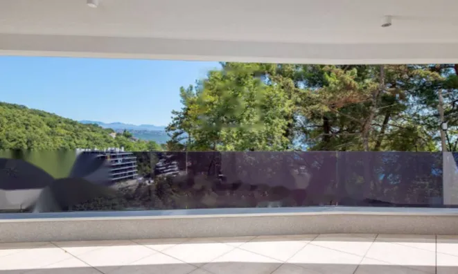 Недвижимость Трёхкомнатная квартира в центре: 3