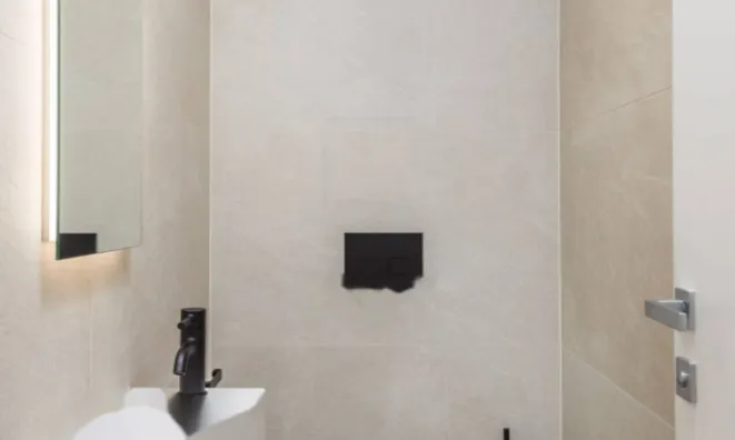 Недвижимость Трёхкомнатная квартира в центре: 19