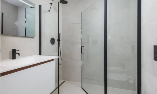 Недвижимость Трёхкомнатная квартира в центре: 21