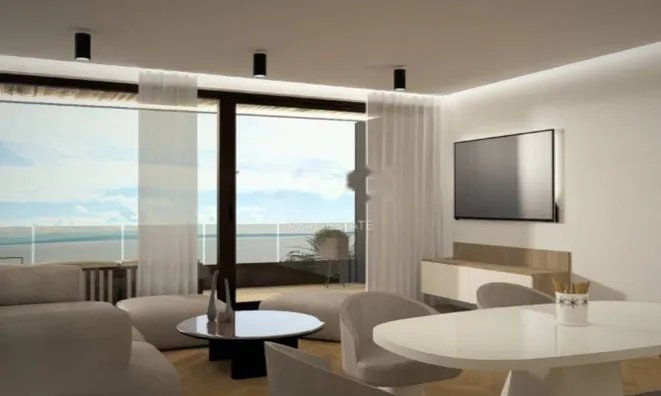 Недвижимость Трехкомнатная квартира Центр: 1