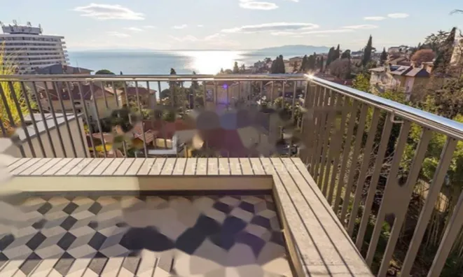 Недвижимость Двухкомнатная квартира, центр: 3