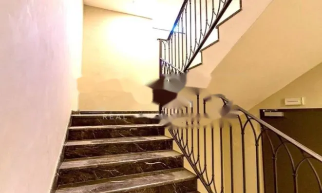 Недвижимость Двухкомнатная квартира, центр: 9