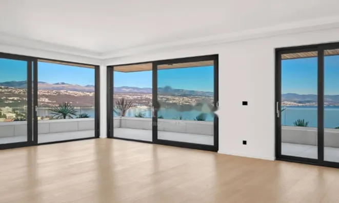 Недвижимость Четырехкомнатная квартира, центр, Опатия: 2