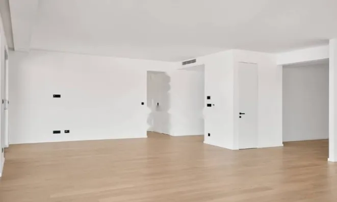 Недвижимость Четырехкомнатная квартира, центр, Опатия: 13