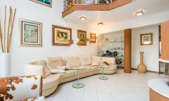 Недвижимость Четырехкомнатная квартира Центр: 4