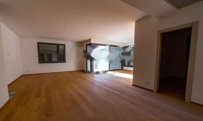 Недвижимость Трёхкомнатная квартира Центр: 12