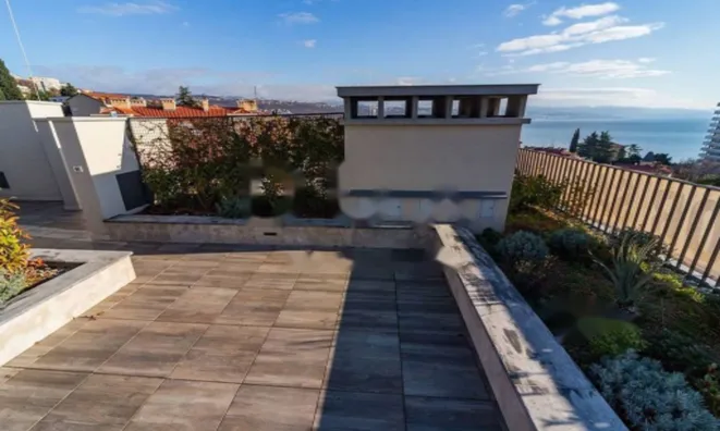 Недвижимость Трёхкомнатная квартира Центр: 22