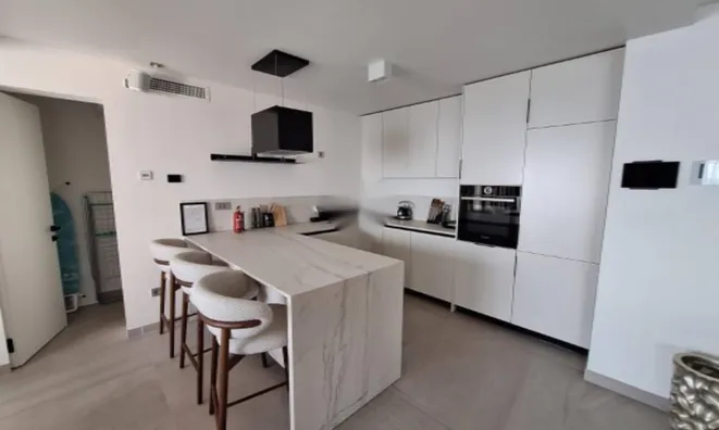 Недвижимость Трёхкомнатная квартира в Добрече: 3