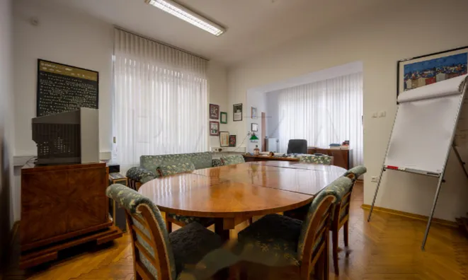 Недвижимость Квартира 5+ комнат в центре: 12