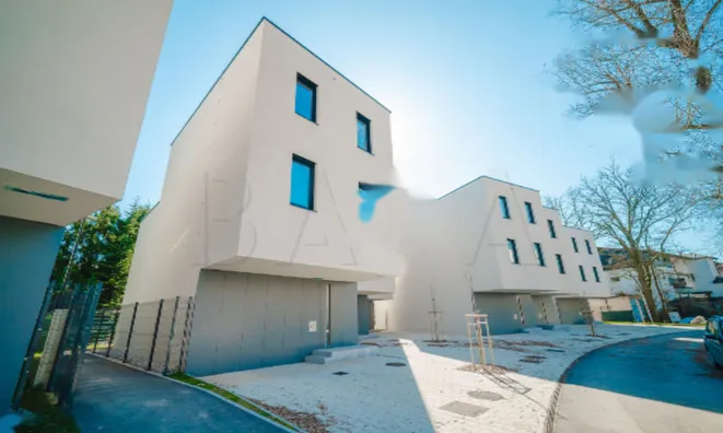 Недвижимость Дом с террасой Ново Любляна Вич: 9